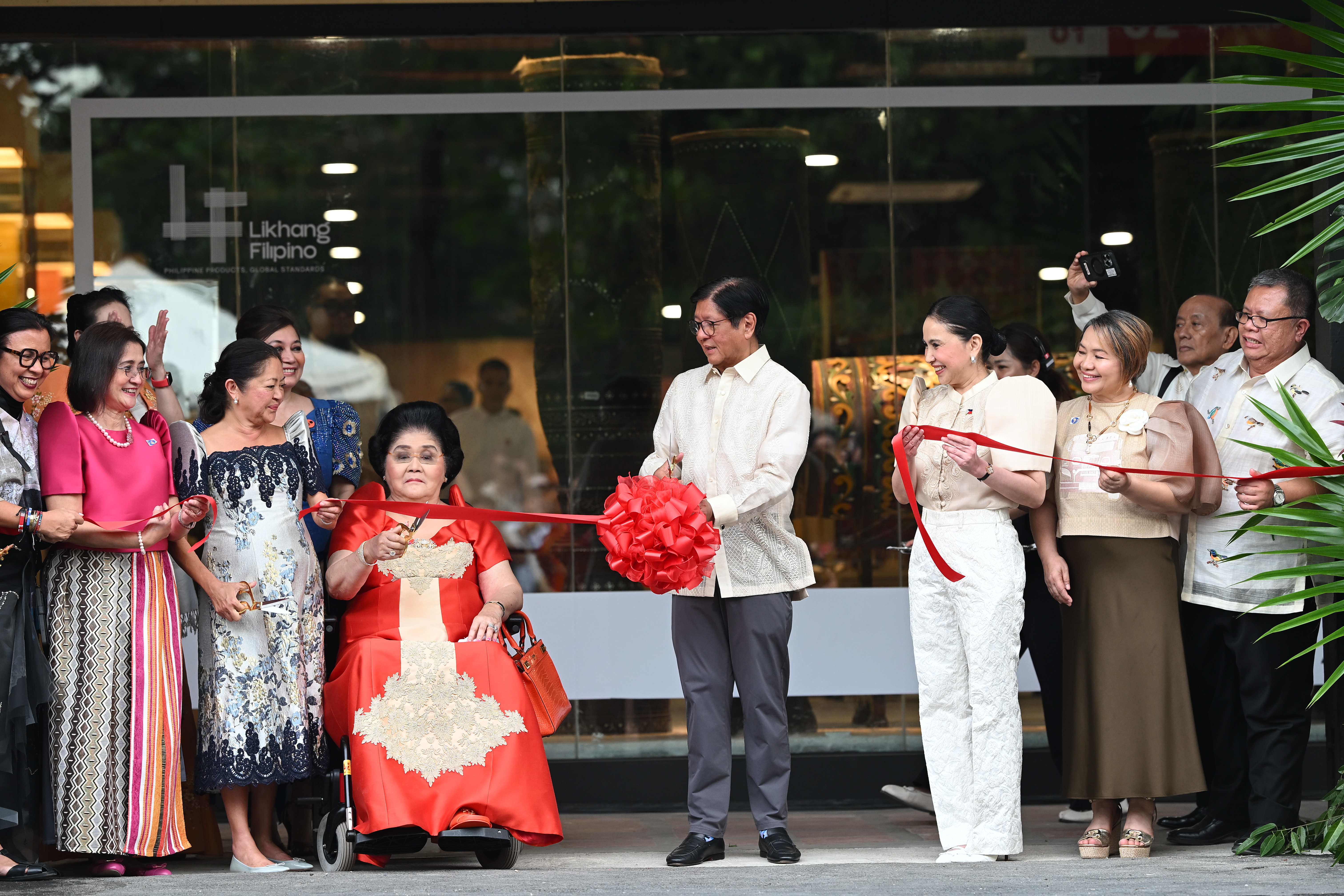 The first family during the ribbon-cutting ceremony